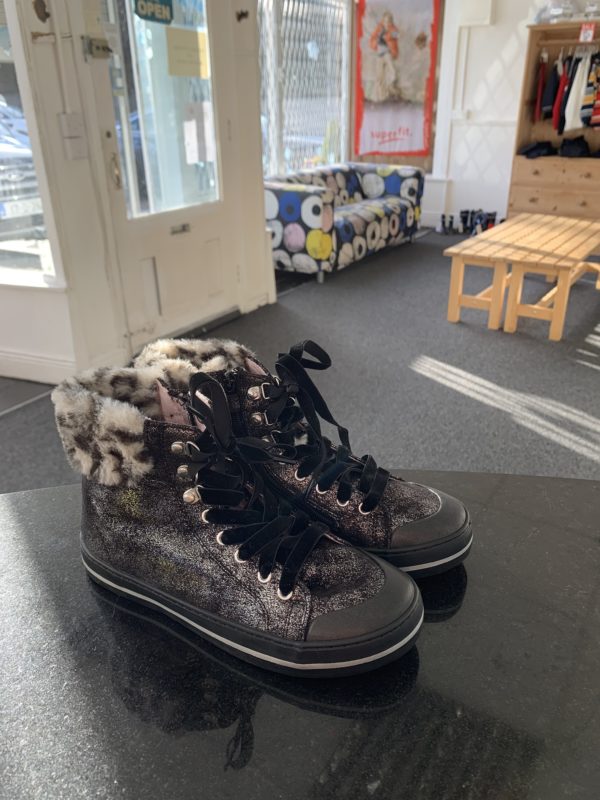 Pablosky high tops in black with fur 1