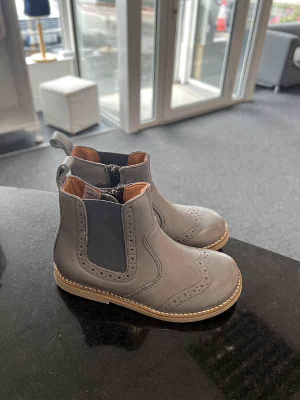 Froddo chelsea boots in grey leather 1